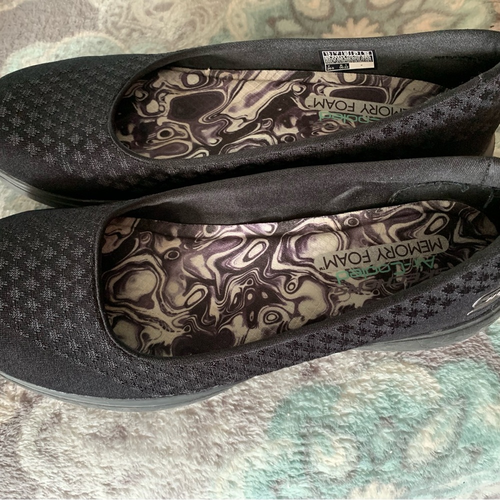 Skechers Black Patterned Flats